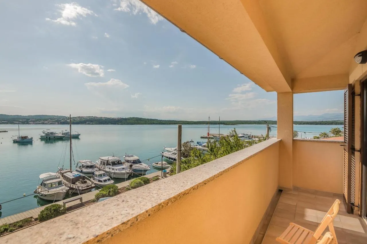 Apartments Celeste Klimno 0*,