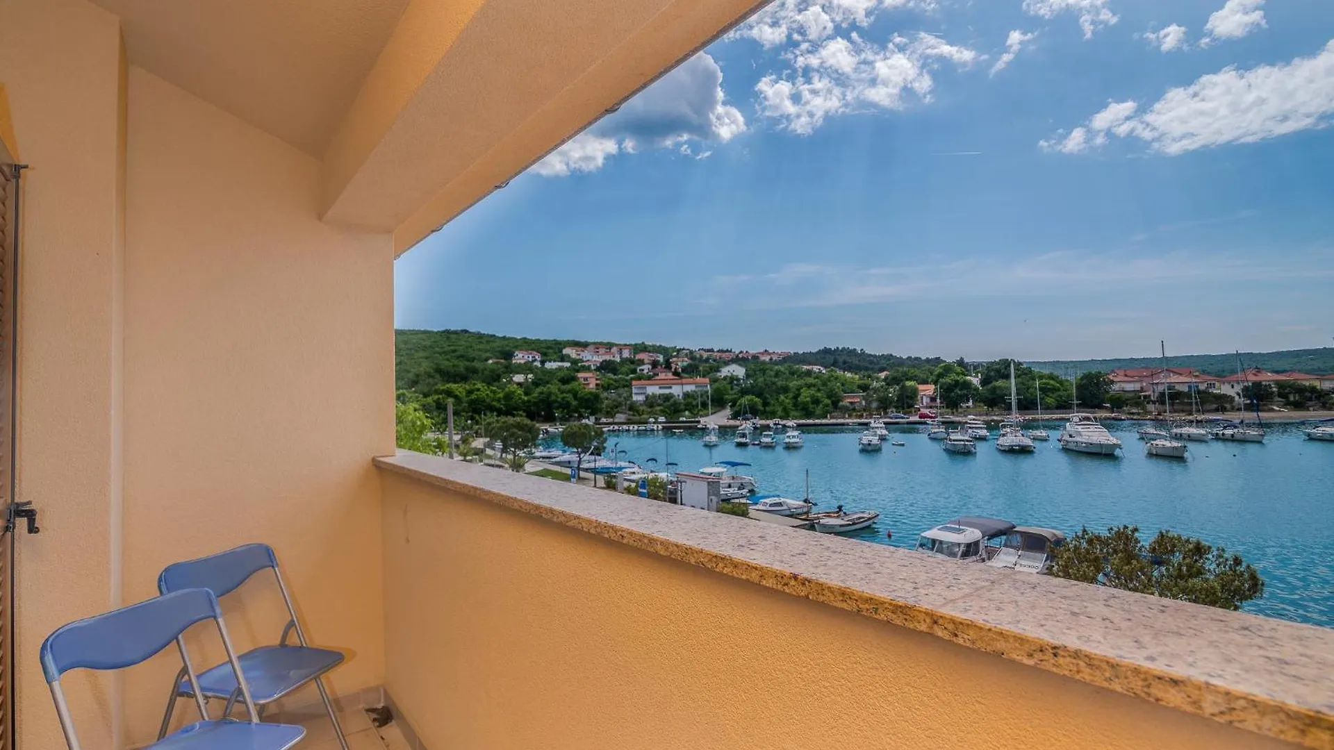 Apartments Celeste Klimno 0*,  Kroatië